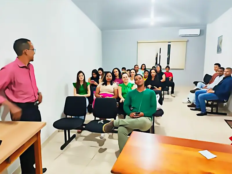 Associação Cultural Betel promove primeira aula teórica de Música Clássica Real com cerca de 25 alunos
